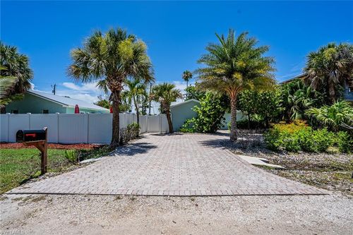 531 Birdsong Pl, SANIBEL, FL, 33957-4338 | Card Image