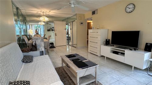 apt-329-210 172nd St, Sunny Isles Beach, FL, 33160-3422 | Card Image