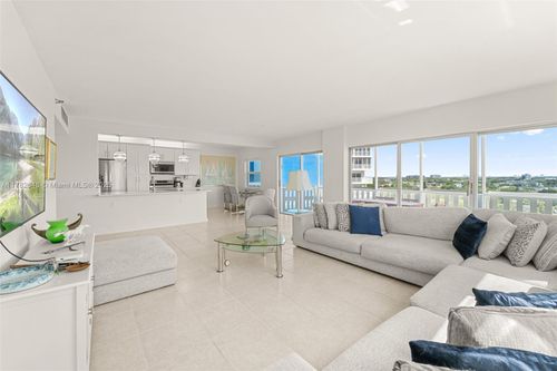 apt-1017-4001 Hillcrest Dr, Hollywood, FL, 33021-7927 | Card Image