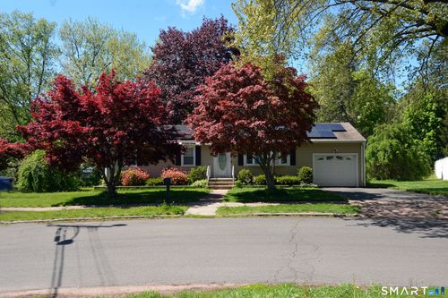 45 Dennis Cir, Hamden, CT, 06514-3303 | Card Image