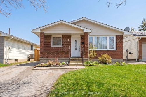 7 Poplar Cres, London, ON, N6E2N3 | Card Image