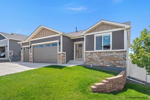 5601 Carmel Dr, Cheyenne, WY, 82009-5832 | Card Image