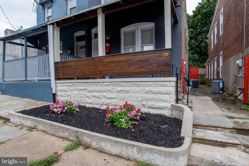 Wyneva St, Philadelphia, PA 19144