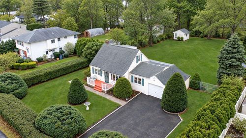 218 Titmus Dr, Mastic, NY, 11950-1516 | Card Image