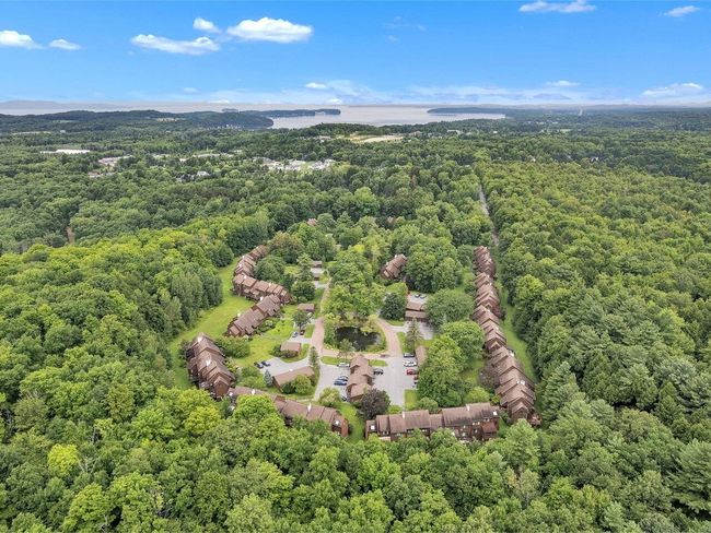 342 Acorn Ln, Condo with 2 bedrooms, 3 bathrooms and null parking in Shelburne VT | Image 28