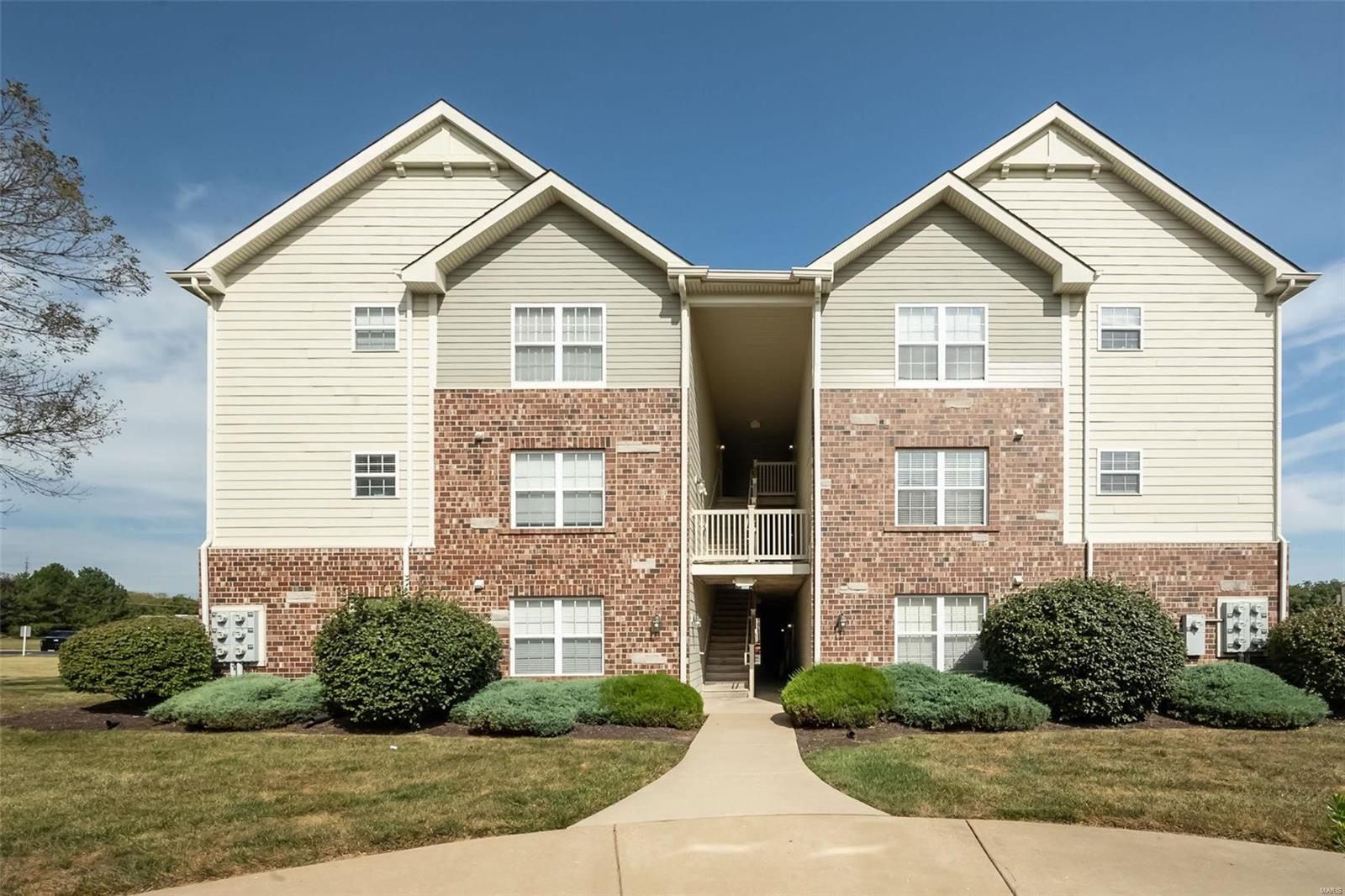 Piedmont Cir, Saint Peters, MO 63304