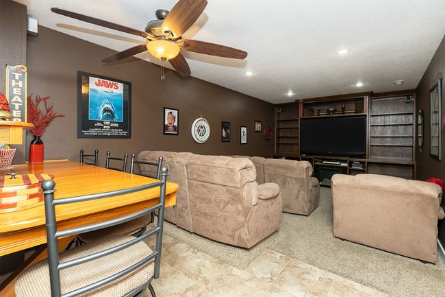 8121 Oak Ridge Dr, Home with 5 bedrooms, 3 bathrooms and null parking in Dexter IA | Image 25