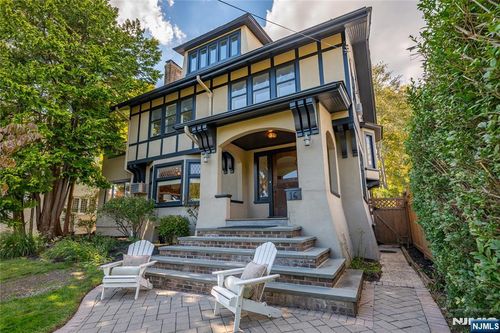 16 Upper Mountain Ave, Montclair, NJ, 07042-1814 | Card Image