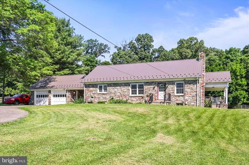 1974 Meadow Ln, SPRING GROVE, PA, 17362-7552 | Card Image