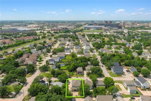 206 Park Pl, College Station, TX, 77840-2857 | Card Image