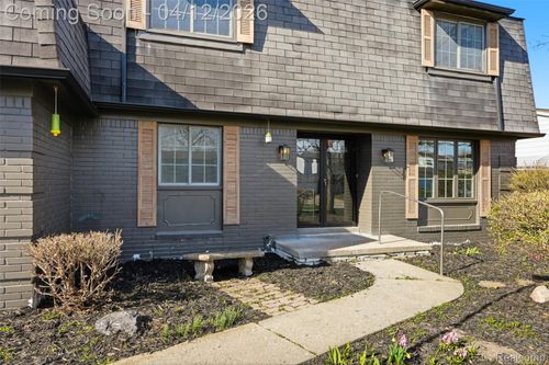 18878 Sunbright Ave, Lathrup Village, MI, 48076-4428 | Card Image