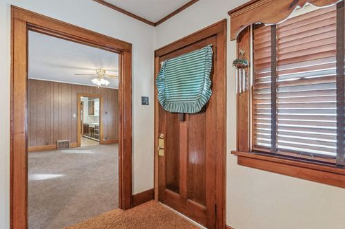 1017 Forest Ave, Waterloo, IA, 50702-3119 | Card Image