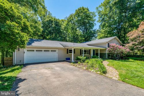 7199 Mill Run Dr, Warrenton, VA, 20187-7227 | Card Image