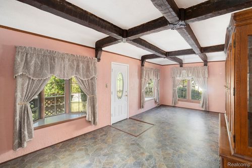 902 N Bridge St, Linden, MI, 48451-8629 | Card Image