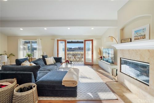 168 Ardmore Ave, Hermosa Beach, CA, 90254-5229 | Card Image