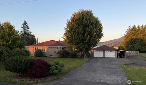 361 2nd Ave, Forks, WA, 98331-9381 | Card Image