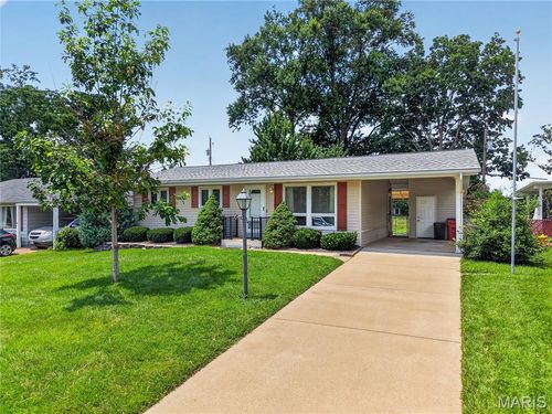 11119 Flori Dr, Saint Louis, MO, 63123-7010 | Card Image