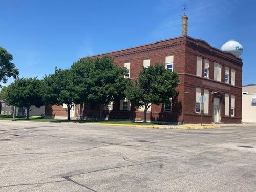 201 6th St, Hawley, MN, 56549-4131 | Card Image