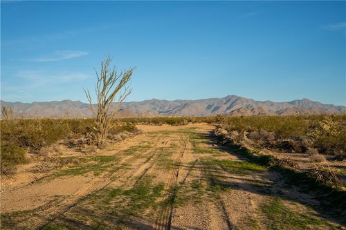 207-17-029 S Carmen Road, Yucca, AZ, 86438 | Card Image