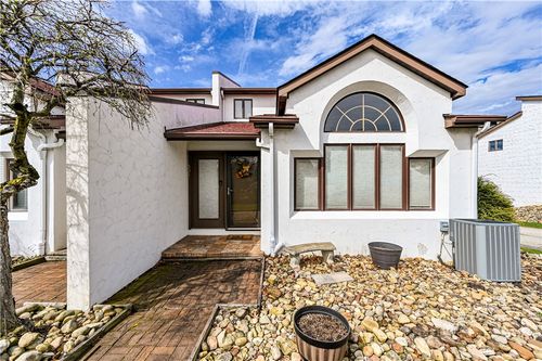 501 Casa Vita Dr, Greensburg, PA, 15601-8747 | Card Image