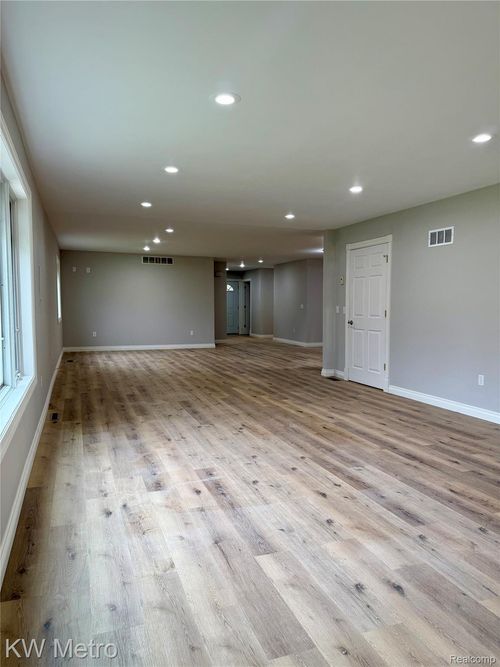 227 N Coldwater Rd, Weidman, MI, 48893-8614 | Card Image