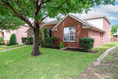 10228 Bancroft Lane, House other with 4 bedrooms, 2 bathrooms and null parking in Frisco TX | Image 3