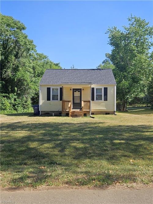 130 Court St, Rural Hall, NC, 27045-9631 | Card Image