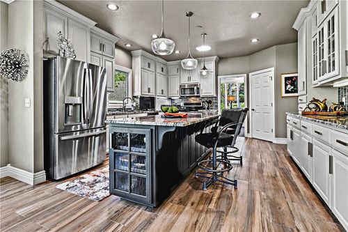 1 Hedges Cir, Bella Vista, AR, 72715-6523 | Card Image