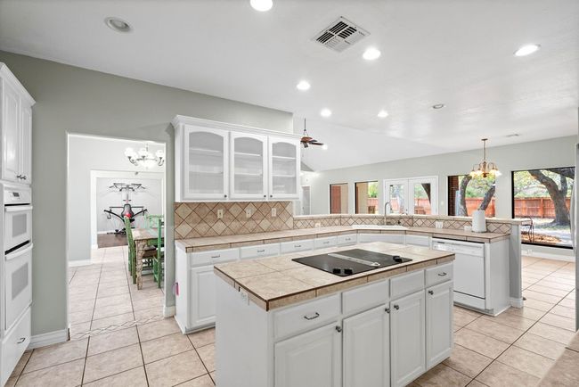2214 N Mccampbell St, House other with 3 bedrooms, 3 bathrooms and null parking in Aransas Pass TX | Image 7