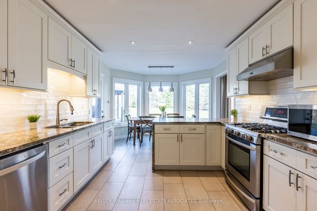 23 Meander Close, House other with 5 bedrooms, 3 bathrooms and 6 parking in Carlisle ON | Image 12