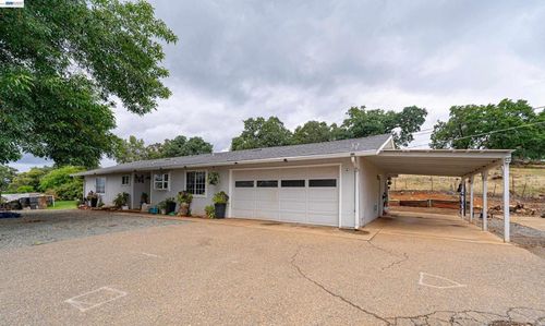 4276 Hartvickson Ln, Valley Springs, CA, 95252 | Card Image