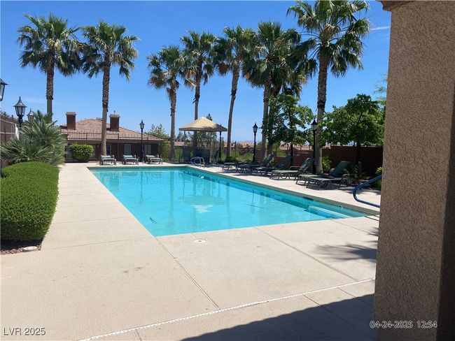 UNIT-202 - 10190 Deerfield Beach Ave, Condo with 2 bedrooms, 2 bathrooms and null parking in Las Vegas NV | Image 37