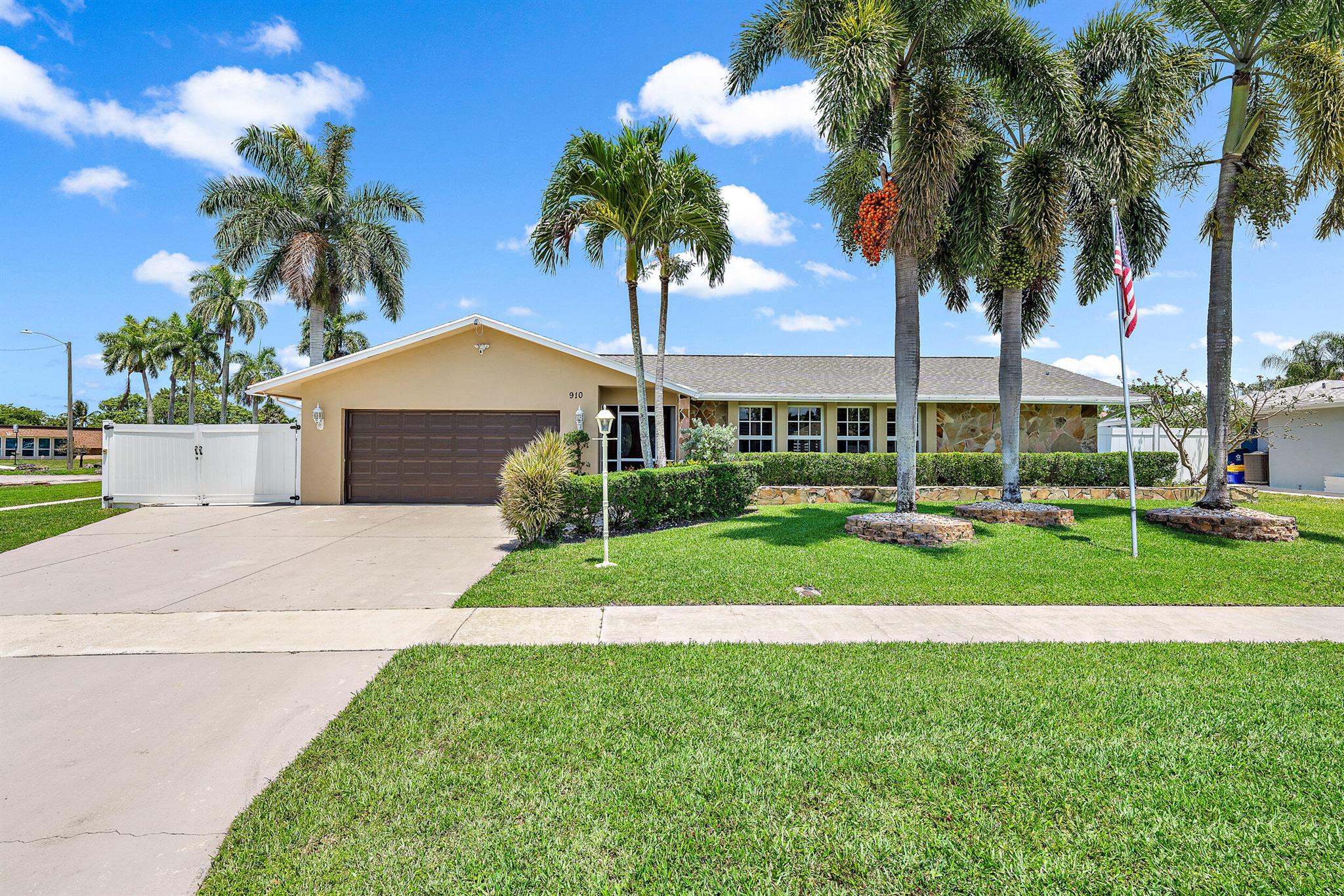 Camellia Dr, Royal Palm Beach, FL 33411