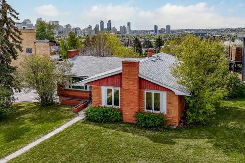 1927 Briar Cres Nw, Calgary, AB, T2N3V6 | Card Image