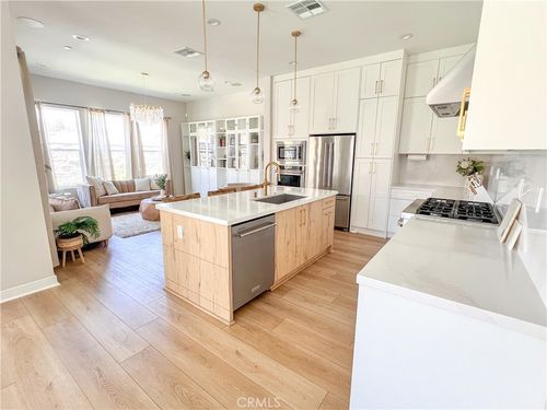 331 Newton, Lake Forest, CA, 92630-8479 | Card Image
