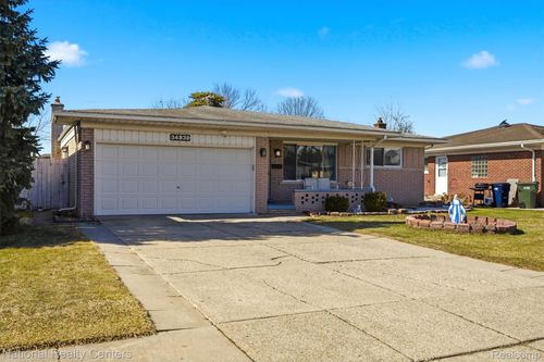 34839 Beaver Dr, Sterling Heights, MI, 48312-4931 | Card Image