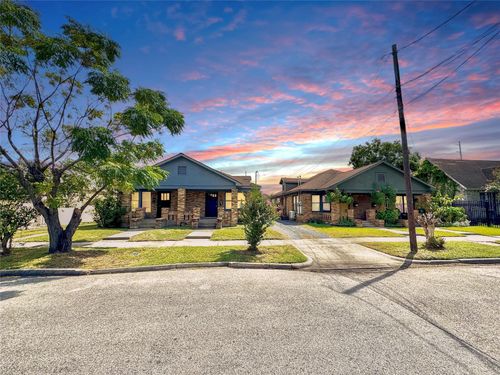 7 & 9 Hunt St, Houston, TX, 77003-1948 | Card Image