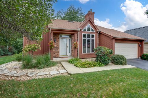 950 Dunham Dr, West Chicago, IL, 60185-5823 | Card Image
