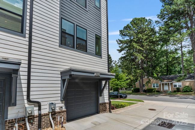 Additional secondary side entry door. | Image 38