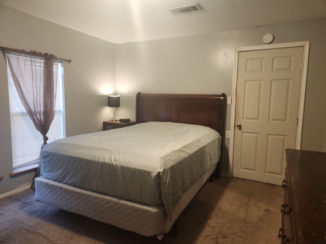 1610 Dupont Dr, House other with 3 bedrooms, 2 bathrooms and null parking in Orange TX | Image 4