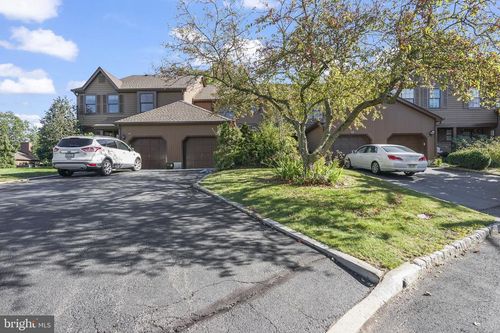 62 Danielle Ct, LAWRENCE TOWNSHIP, NJ, 08648-1452 | Card Image
