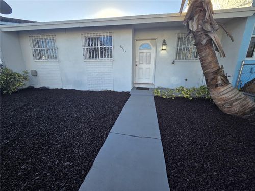 4513 Nw 190th St, Miami Gardens, FL, 33055-2640 | Card Image