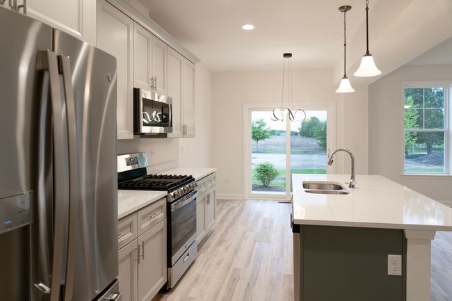 513 Amherst Dr, Townhouse with 3 bedrooms, 3 bathrooms and 4 parking in Sycamore IL | Image 7