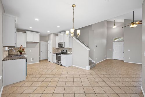 139 Diamondback Cv, Buda, TX, 78610-5199 | Card Image