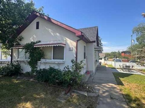 660 3 Avenue W, Drumheller, AB, T0J0Y3 | Card Image