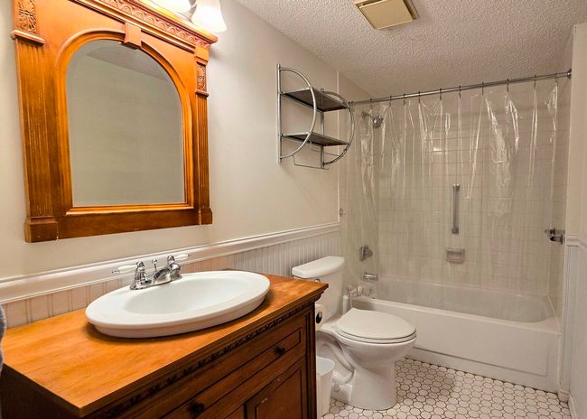 APT-202 - 650 Whitney Ct, Condo with 2 bedrooms, 2 bathrooms and 1 parking in Gurnee IL | Image 10