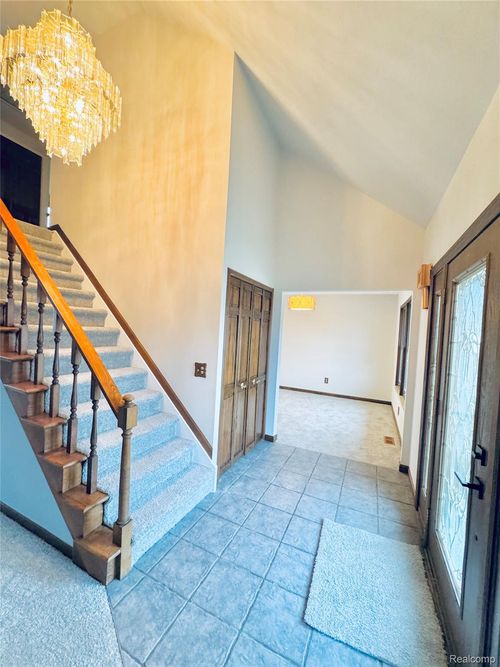 24669 Pamela St, Flat Rock, MI, 48134-9202 | Card Image