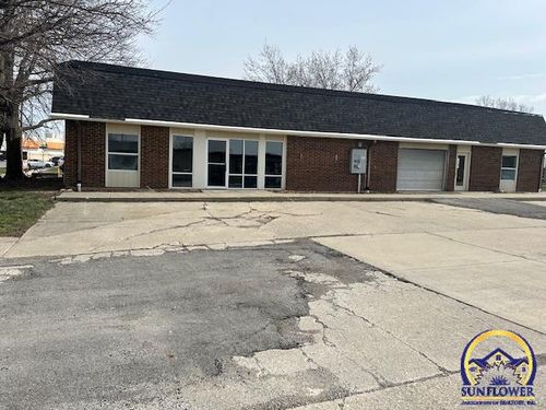 2852 Four Wheel Dr, Lawrence, KS, 66047-3142 | Card Image