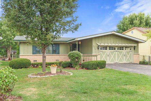 33113 N Cove Rd, Grayslake, IL, 60030-2104 | Card Image
