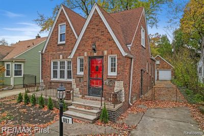 607 E 6 Th Street, Home with 4 bedrooms, 2 bathrooms and null parking in Royal Oak MI | Image 1